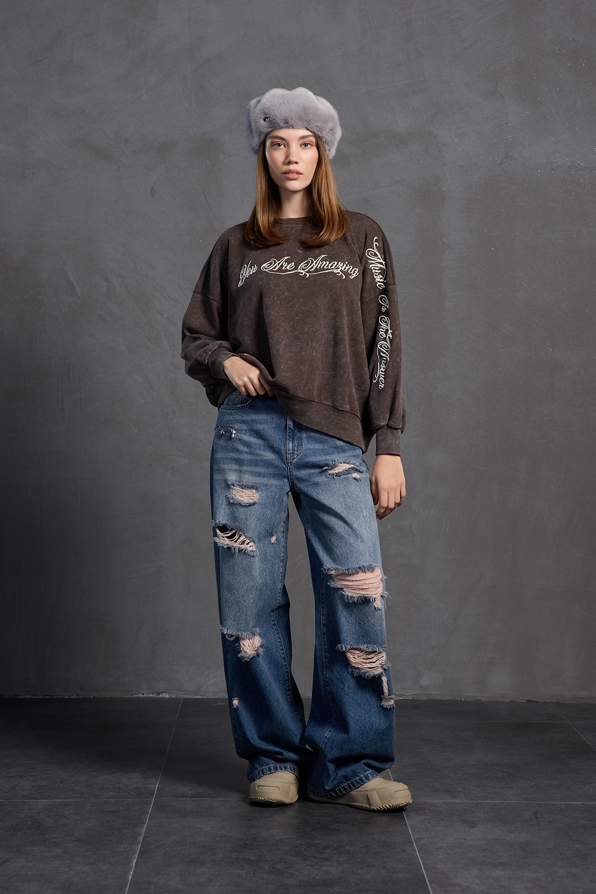Kahverengi Sloganli Oversize Sweatshirt 18178