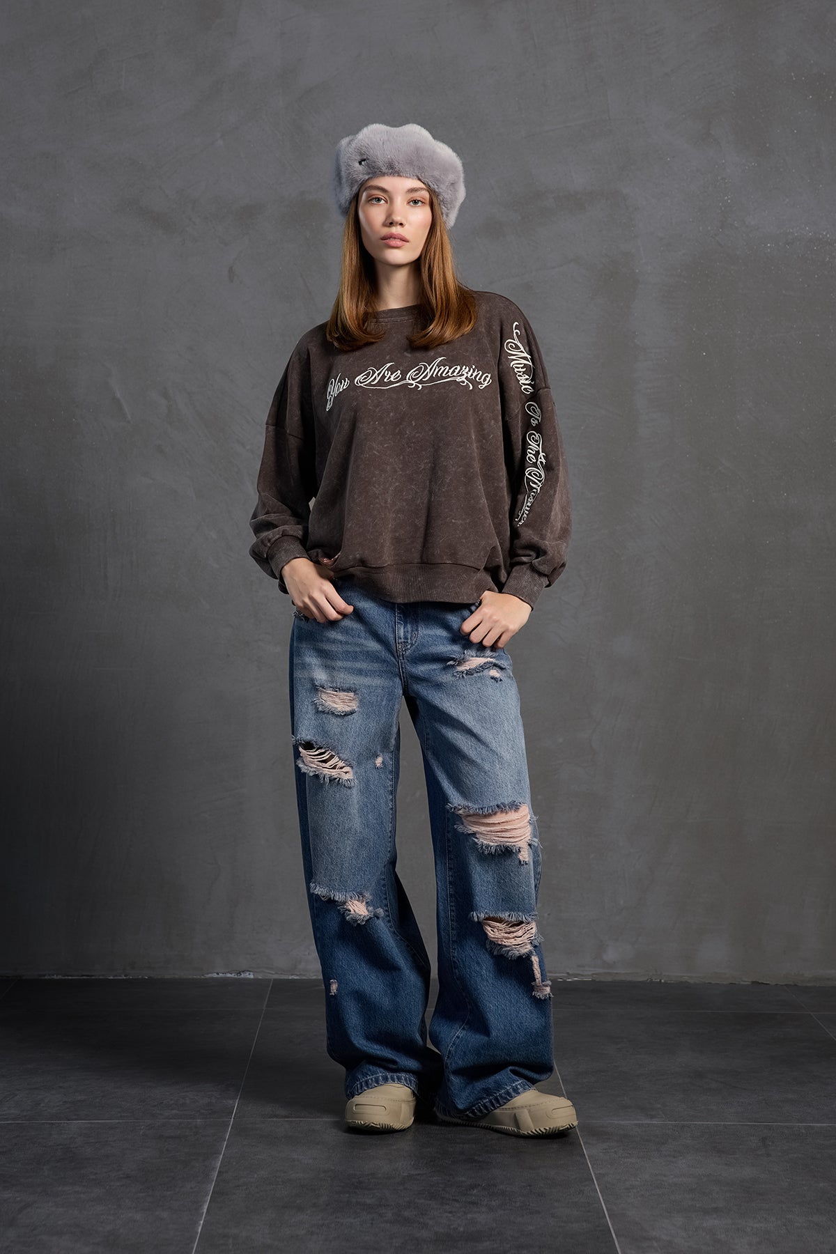 Kahverengi Sloganli Oversize Sweatshirt 18178