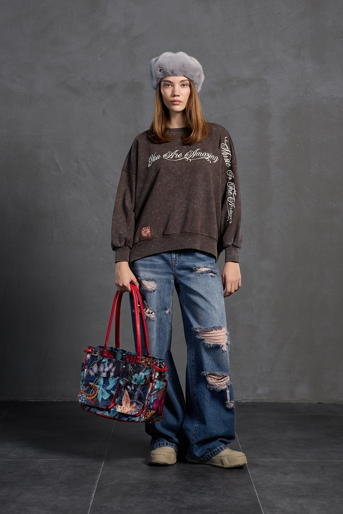 Kahverengi Sloganli Oversize Sweatshirt 18178