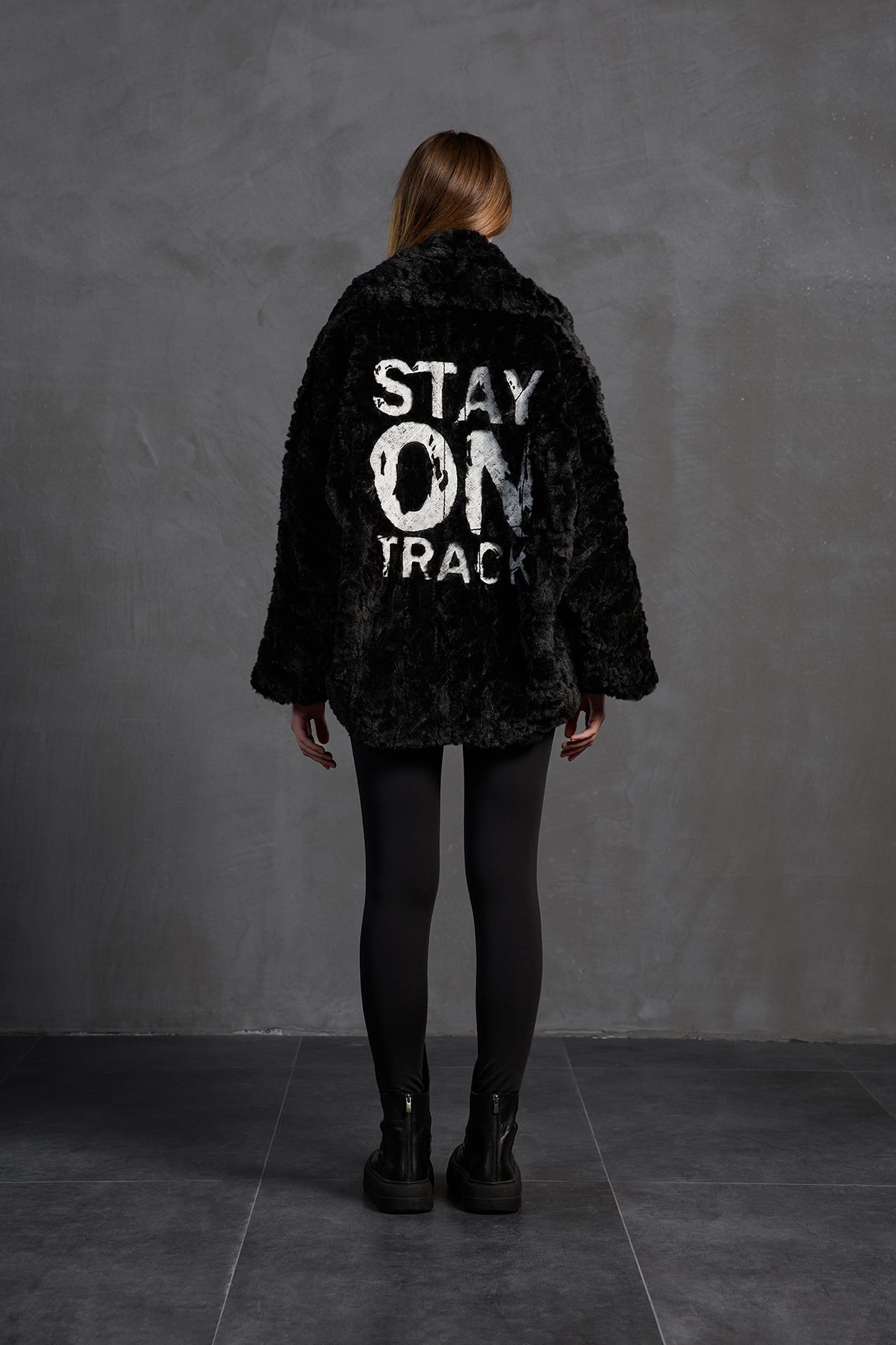 Siyah Kürk Görünümlü Oversize Ceket 18185