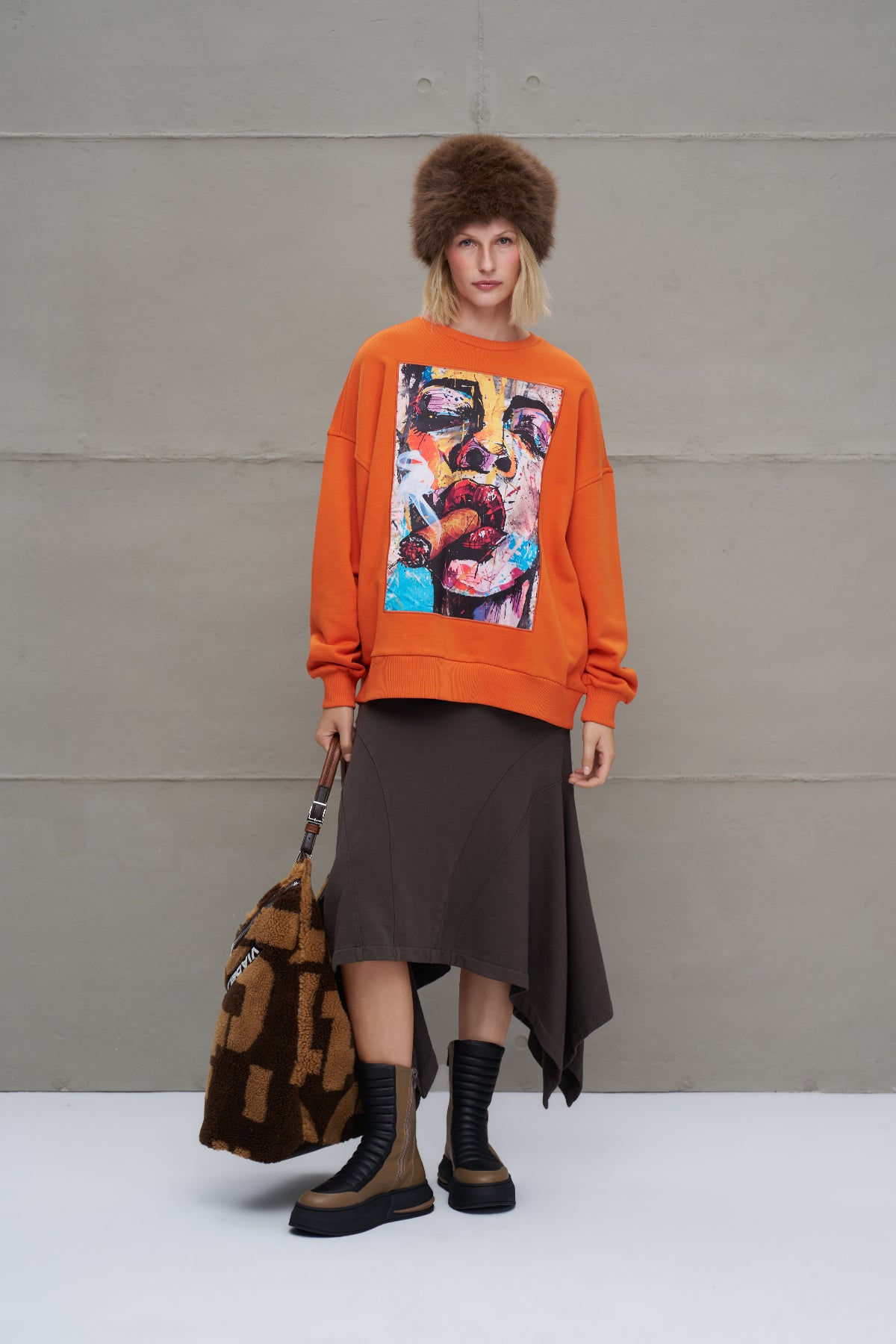 Turuncu Pop-Art Baskili Oversize Sweatshirt 18216
