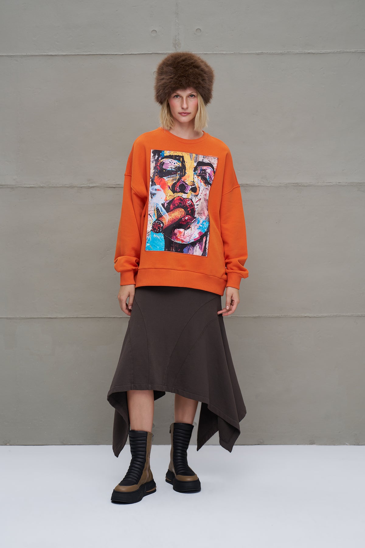 Turuncu Pop-Art Baskili Oversize Sweatshirt 18216