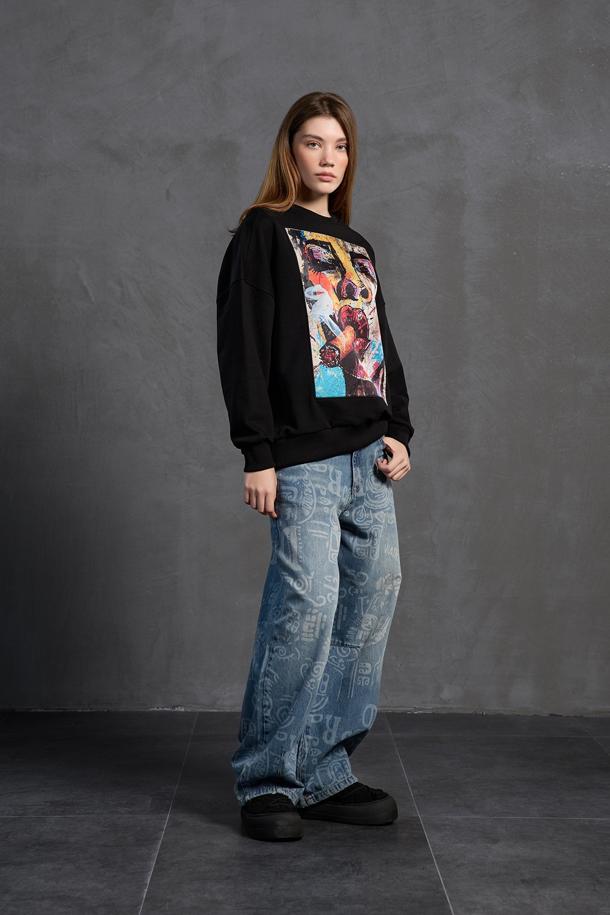 Siyah Pop-Art Baskili Oversize Sweatshirt 18216