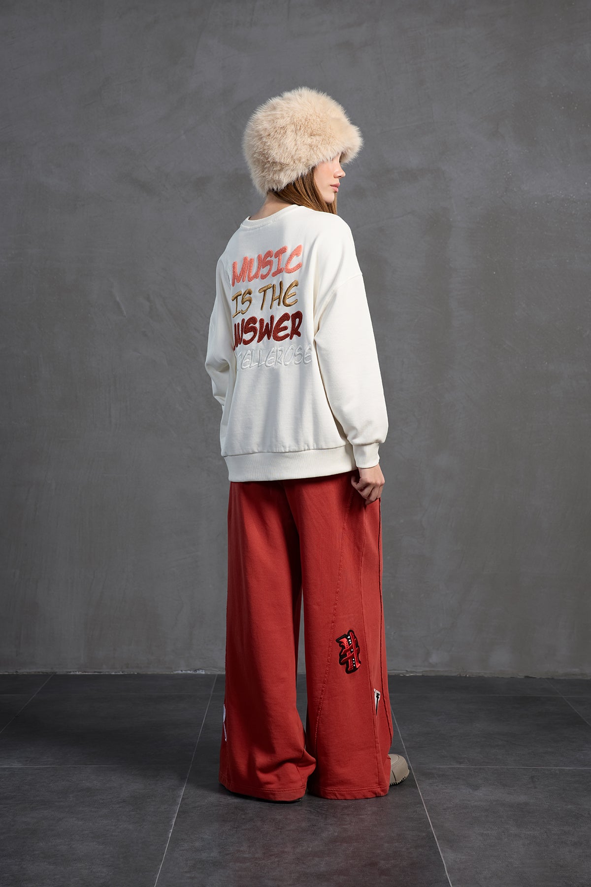 Ekru Sloganli Oversize Sweatshirt 18217