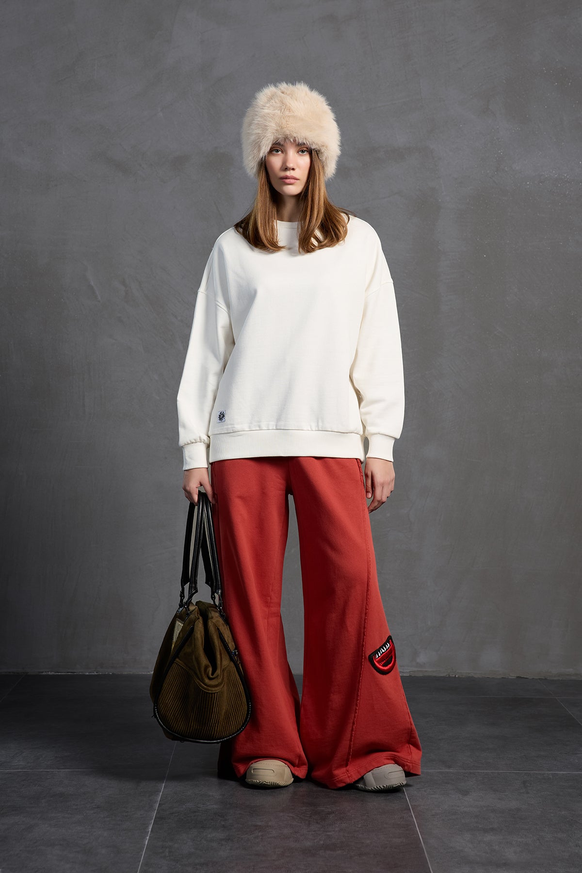 Ekru Sloganli Oversize Sweatshirt 18217