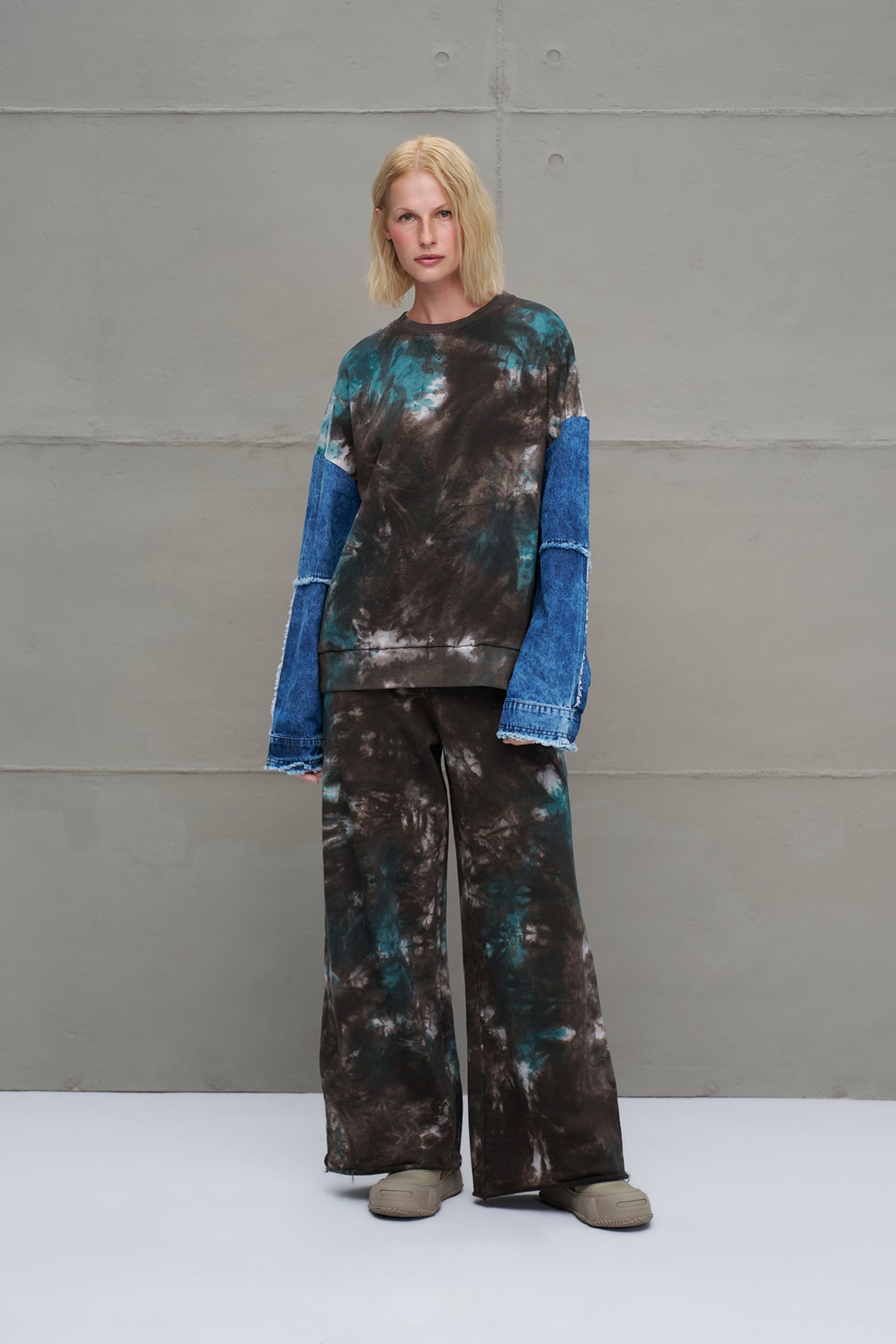 Kahverengi Yesil Denim Kollu Batik Oversize Sweatshirt 18221