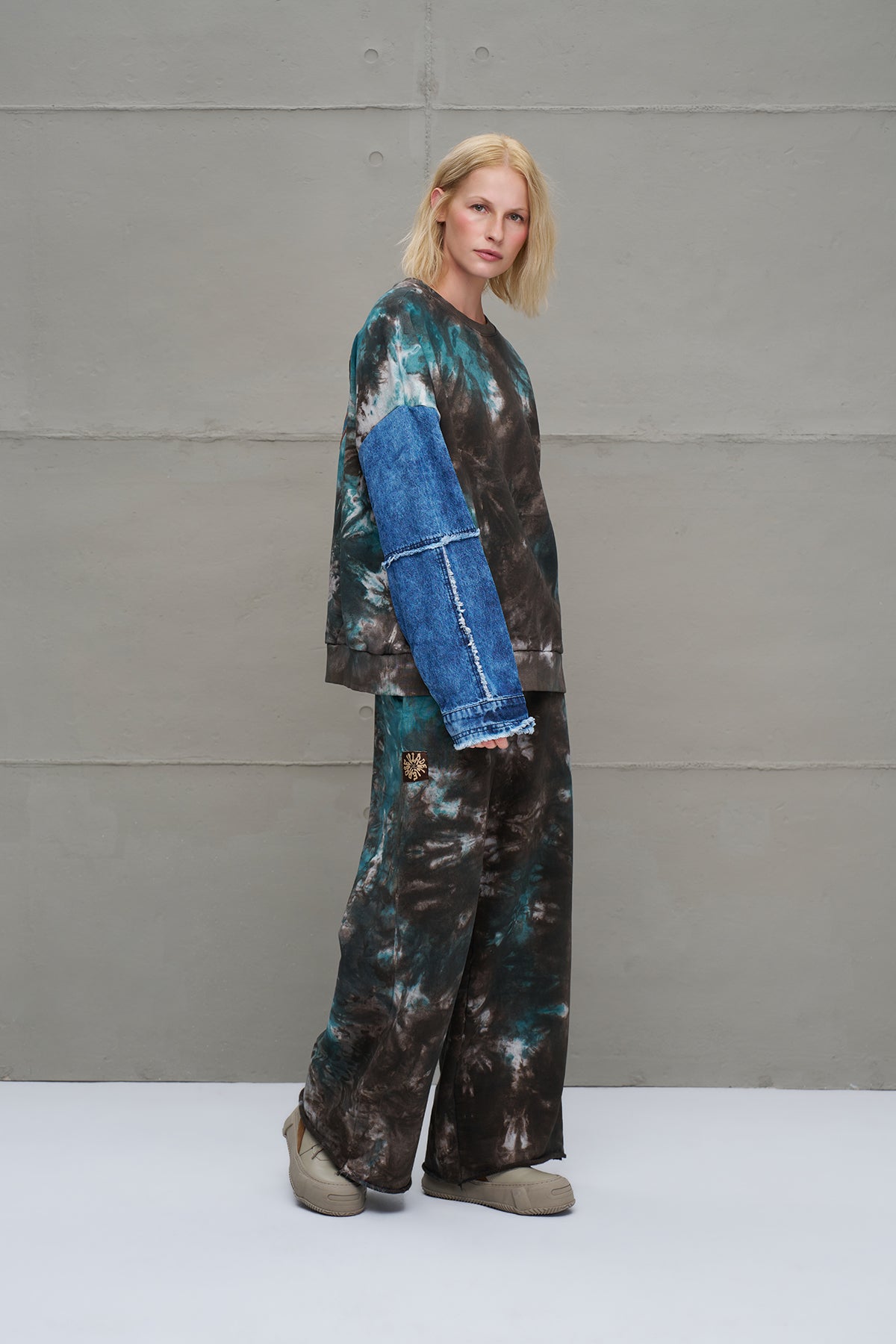 Kahverengi Yesil Denim Kollu Batik Oversize Sweatshirt 18221