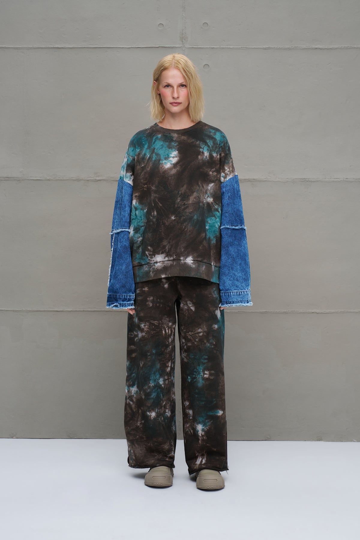 Kahverengi Yesil Denim Kollu Batik Oversize Sweatshirt 18221