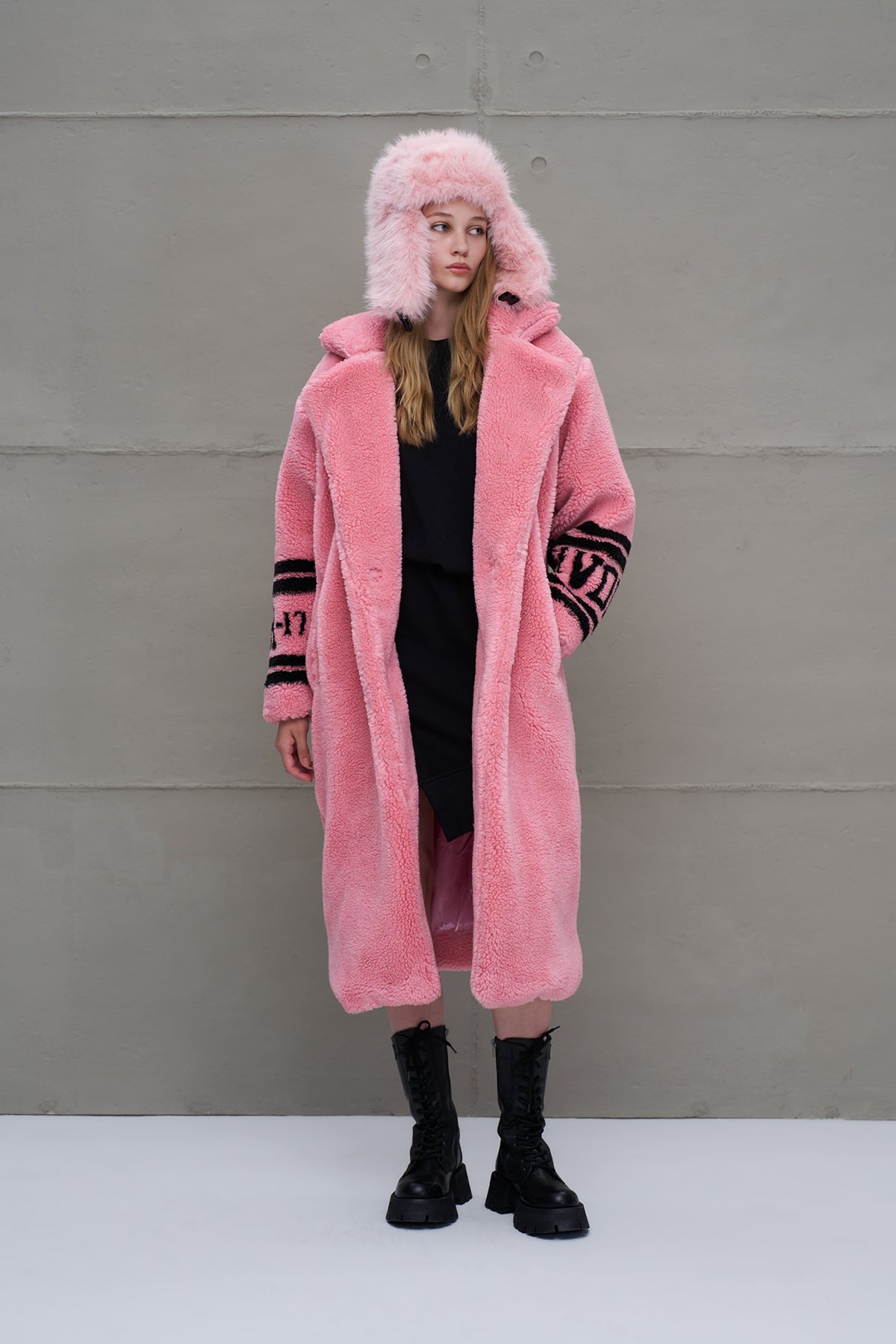 Pembe Kürk Görünümlü Oversize Uzun Ceket 18239