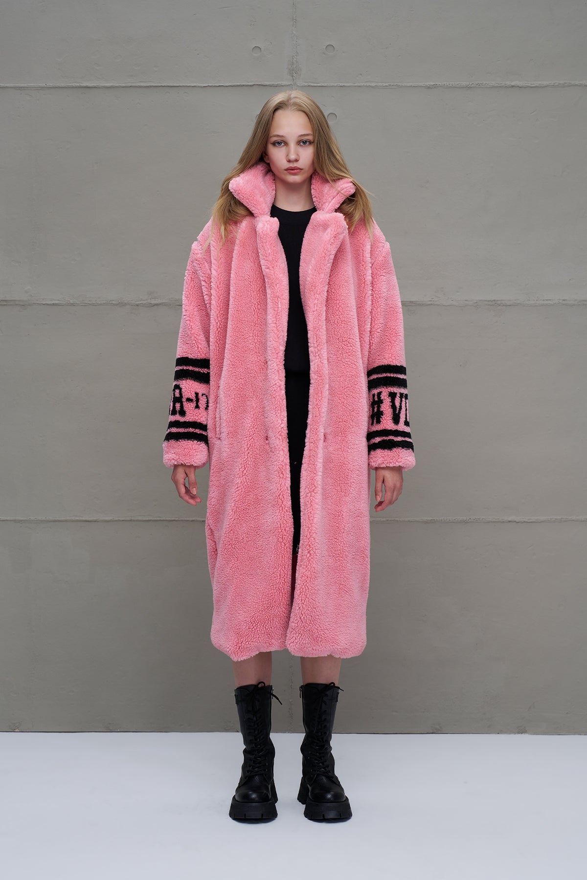 Pembe Kürk Görünümlü Oversize Uzun Ceket 18239