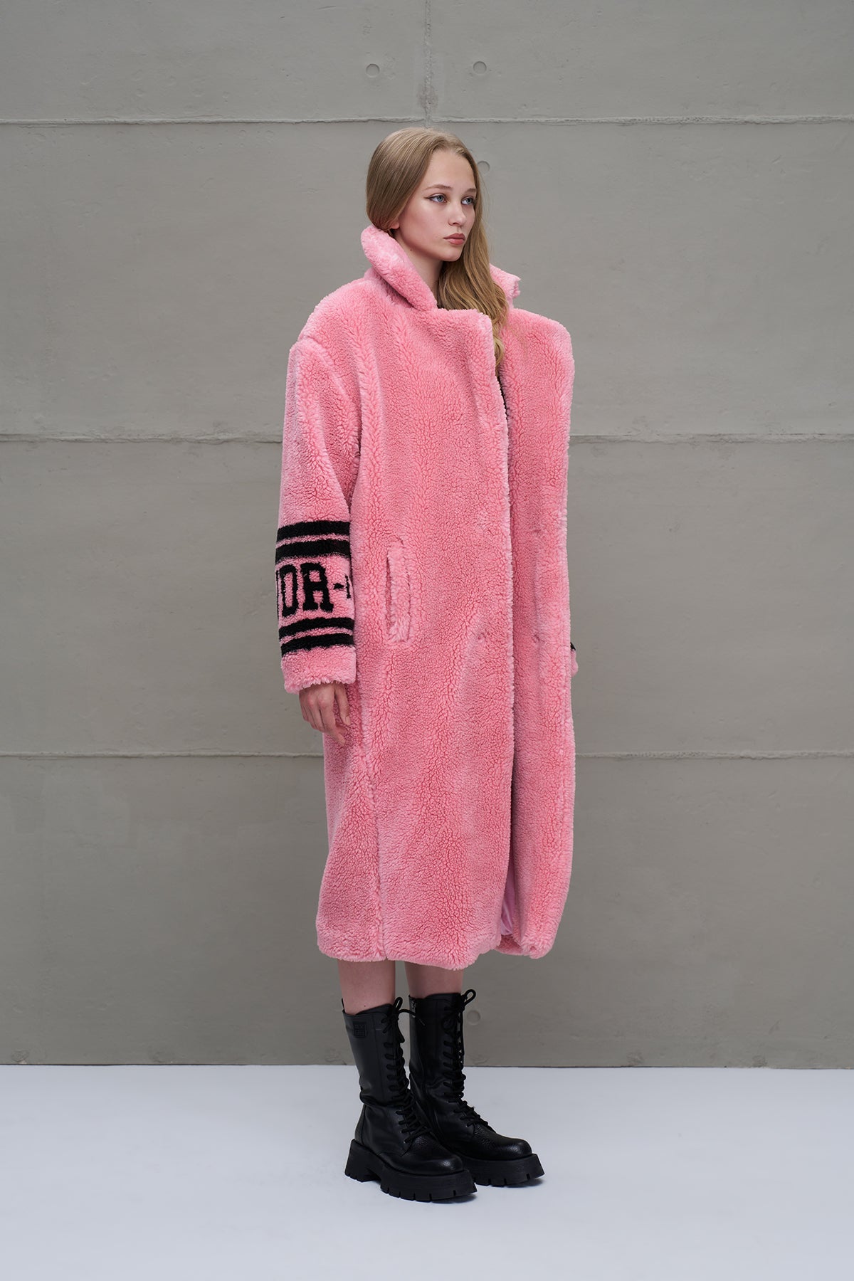 Pembe Kürk Görünümlü Oversize Uzun Ceket 18239
