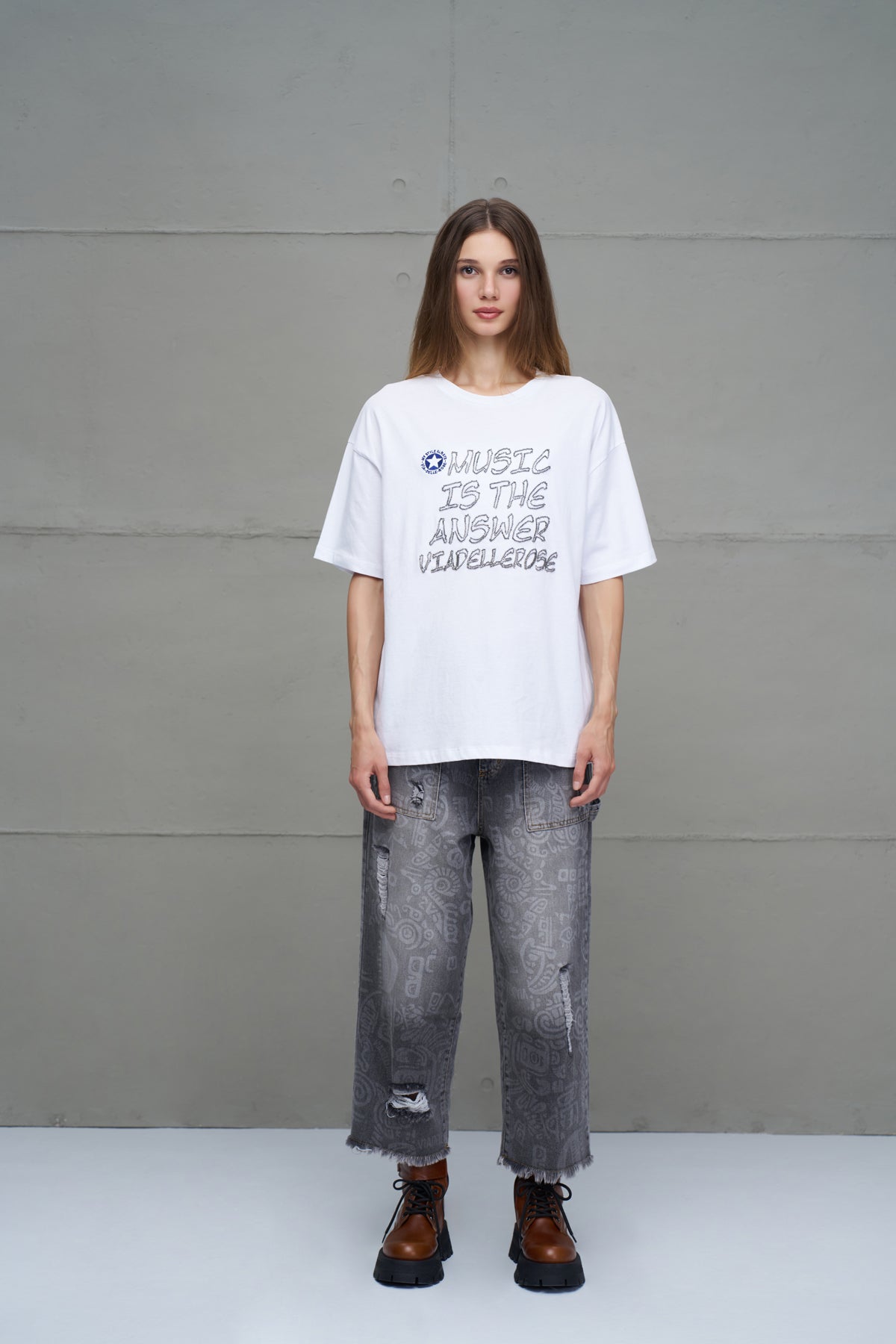 Beyaz Boncuk Yazili Oversize T-Shirt 18243
