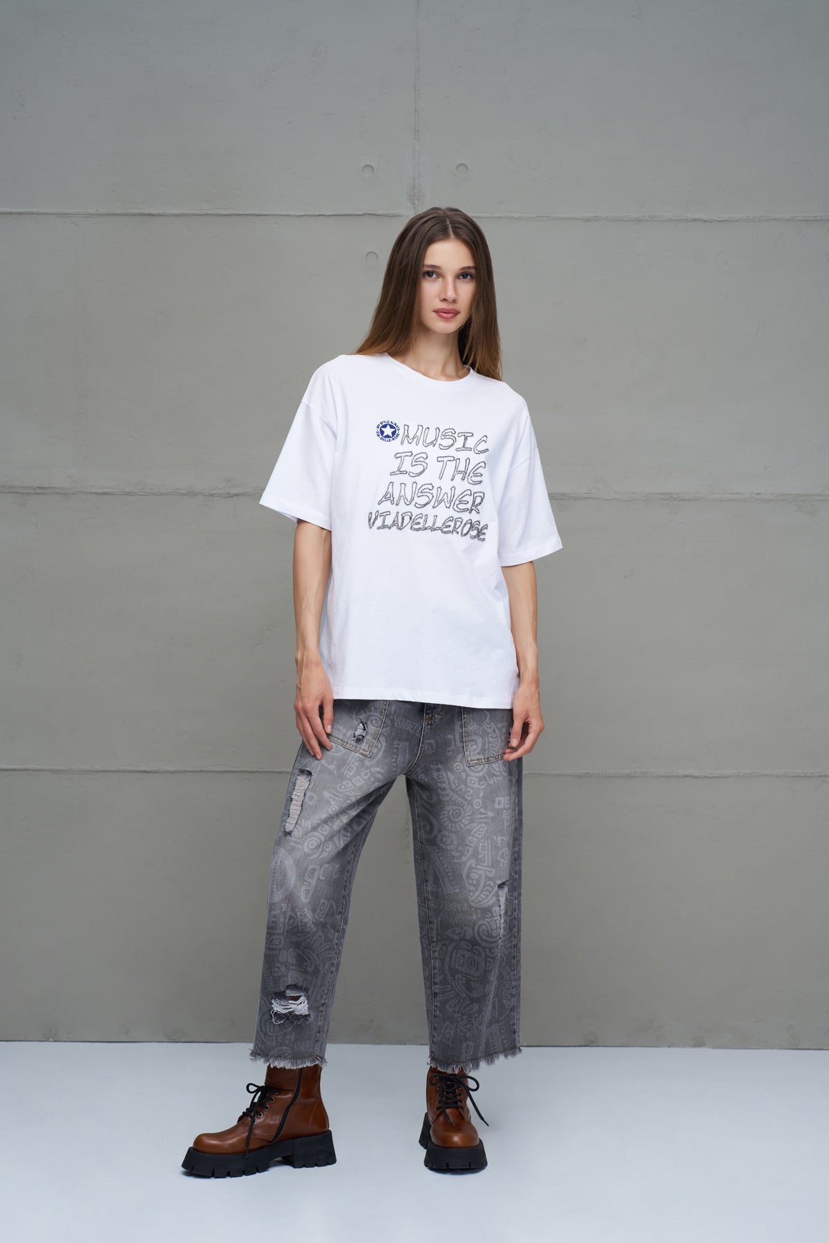 Beyaz Boncuk Yazili Oversize T-Shirt 18243