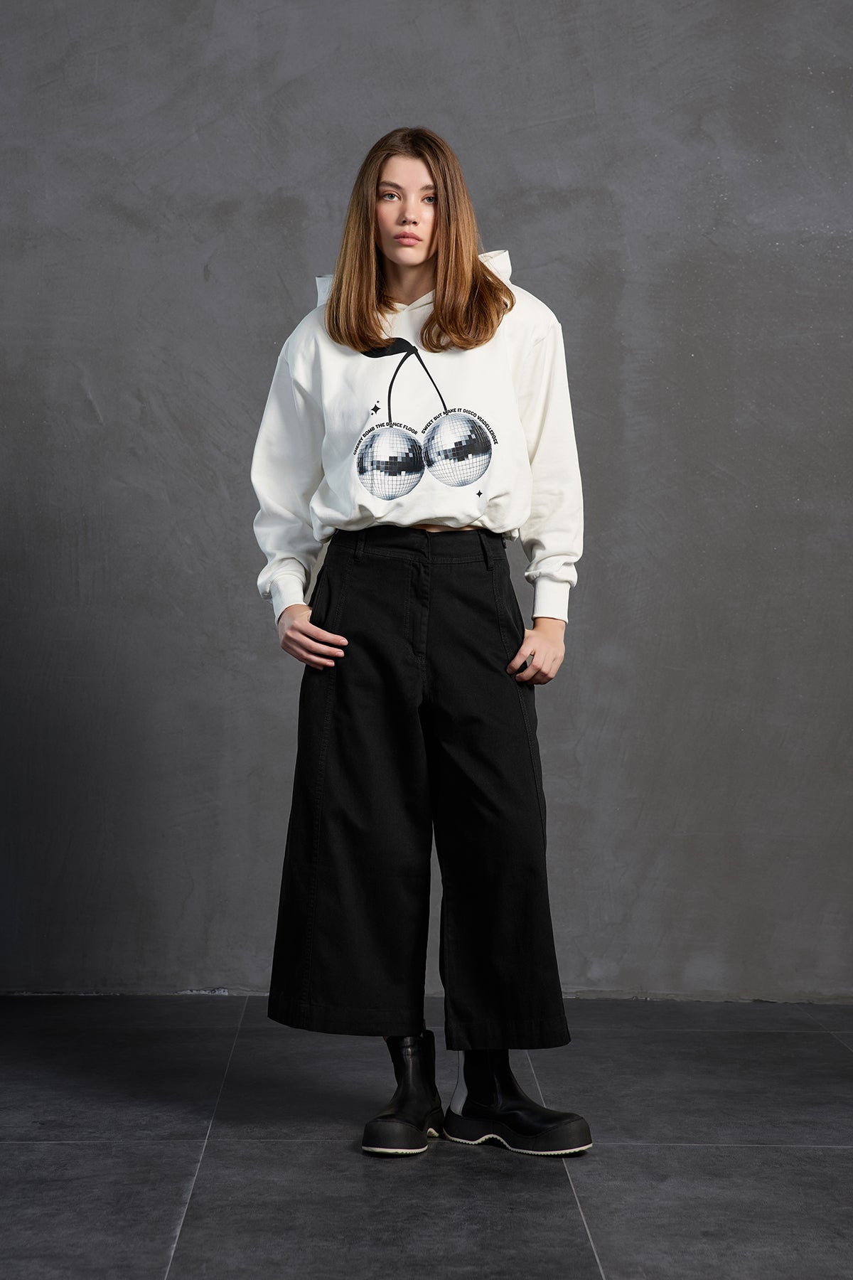 Ekru Crop Kapüsonlu Sweatshirt 18259