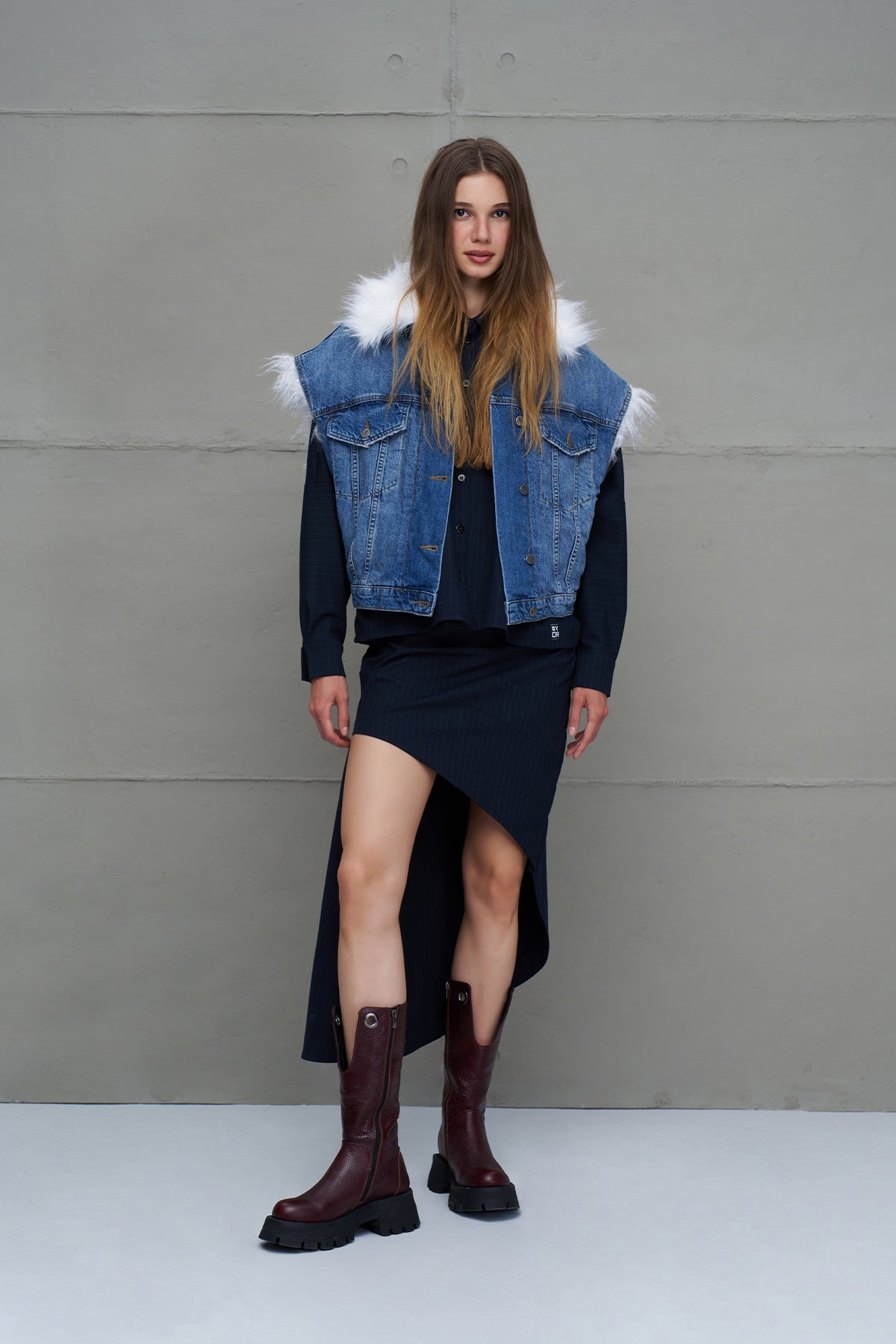 Mavi Yakasi Kürk Görünümlü Denim Yelek 18286